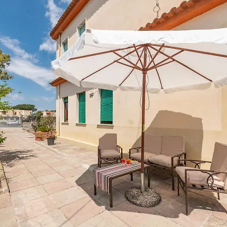 Casa Lupa Magnifica Con Giardino *