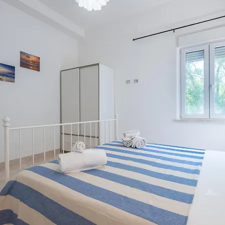 Casa Lupa Magnifica Con Giardino Villa