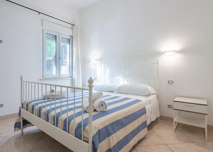 Casa Lupa Magnifica Con Giardino Villa